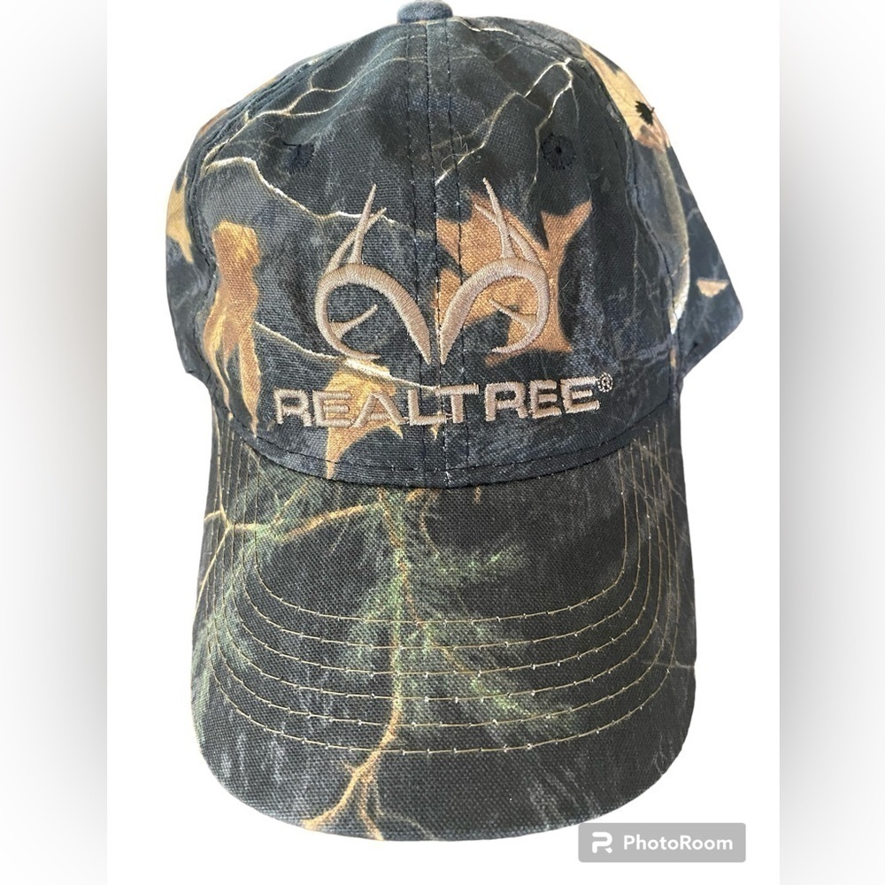 Real Tree-Logo ball cap. Gray, tan, green camo. One size velcro back. NWOT